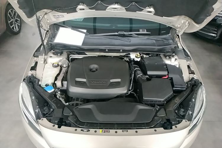 Used Volvo V40 2018 T3 Zhiyi Edition Engine Bay