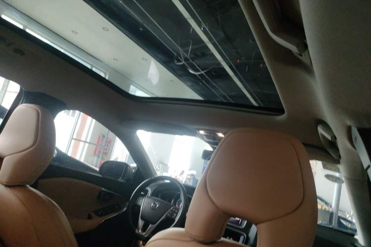 Used Volvo V40 2018 T3 Zhiyi Edition Headliner