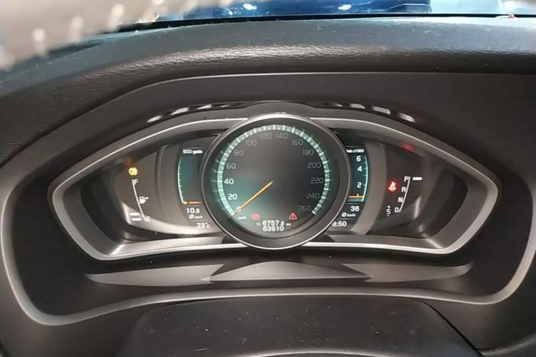 Used Volvo V40 2018 T3 Zhiyi Edition Instrument Cluster