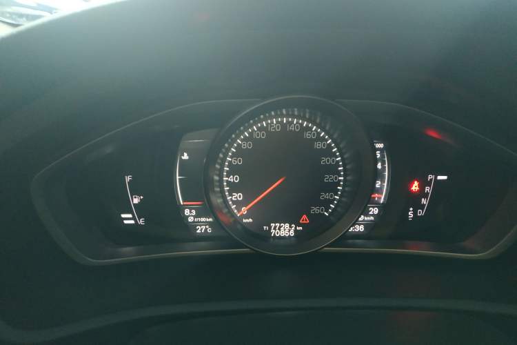 Used Volvo V40 2018 T3 Zhiyi Edition Instrument Cluster