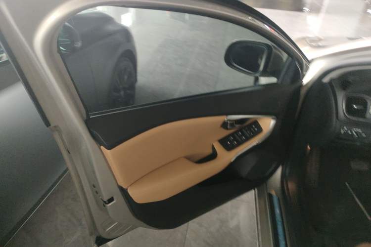 Used Volvo V40 2018 T3 Zhiyi Edition Left Front Door Interior