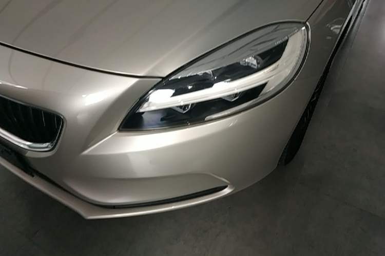 Used Volvo V40 2018 T3 Zhiyi Edition Left Front Headlight