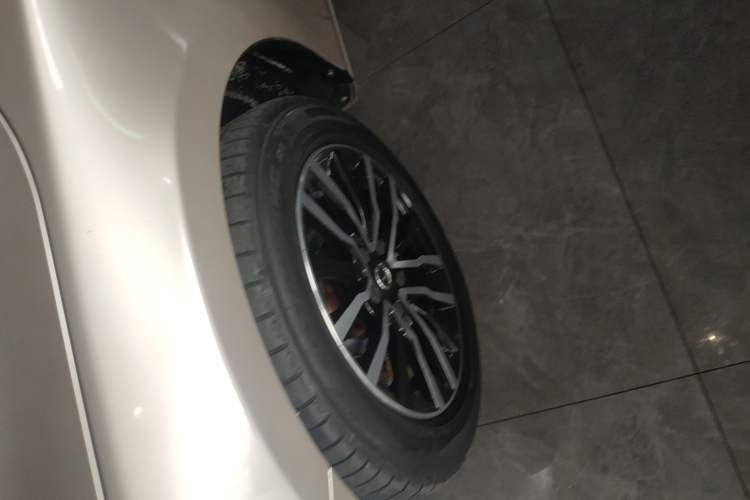 Used Volvo V40 2018 T3 Zhiyi Edition Left Front Wheel Hub