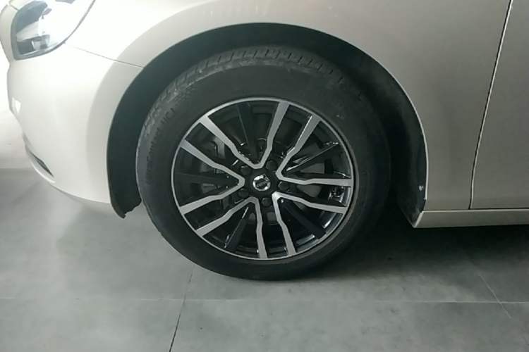 Used Volvo V40 2018 T3 Zhiyi Edition Left Front Wheel Hub