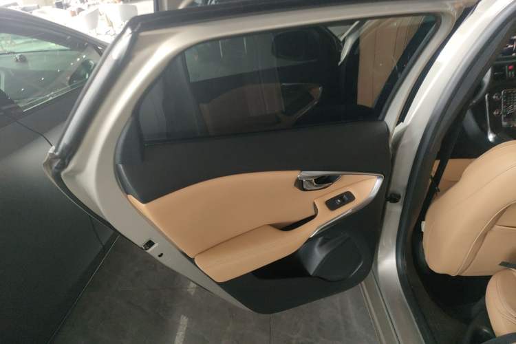 Used Volvo V40 2018 T3 Zhiyi Edition Left Rear Door Interior