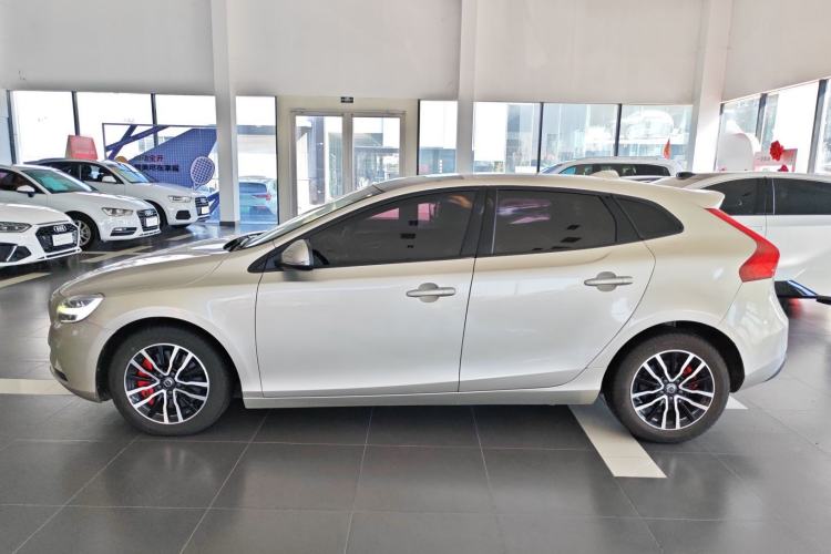 Used Volvo V40 2018 T3 Zhiyi Edition Left Side