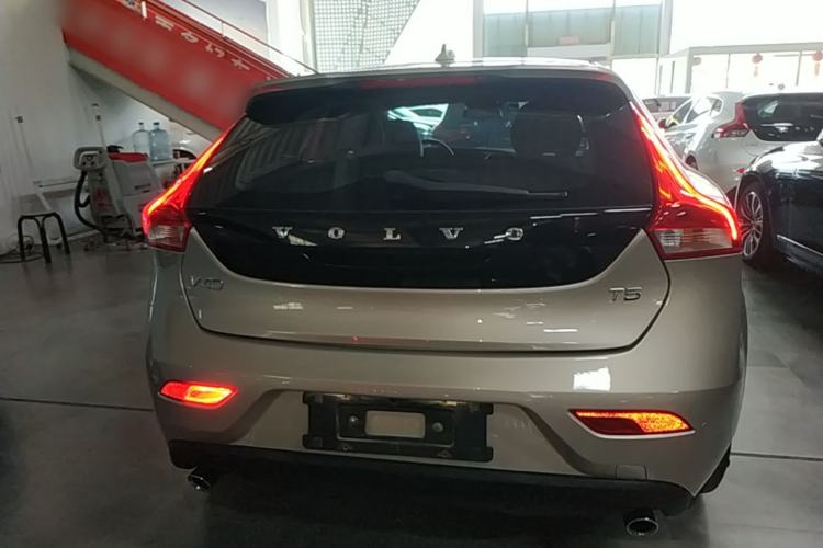 Used Volvo V40 2018 T3 Zhiyi Edition Rear