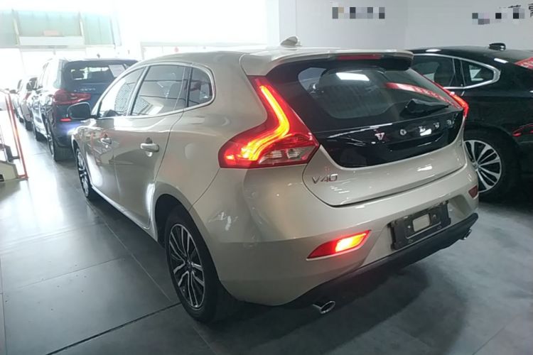 Used Volvo V40 2018 T3 Zhiyi Edition Rear Left 45 Deg