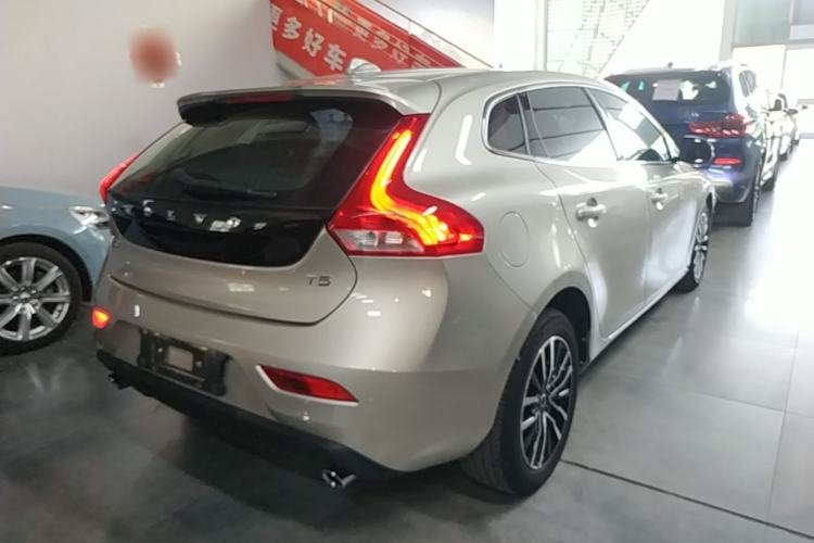 Used Volvo V40 2018 T3 Zhiyi Edition Rear Right 45 Deg