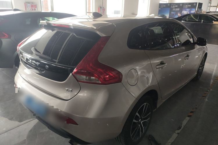 Used Volvo V40 2018 T3 Zhiyi Edition Rear Right 45 Deg