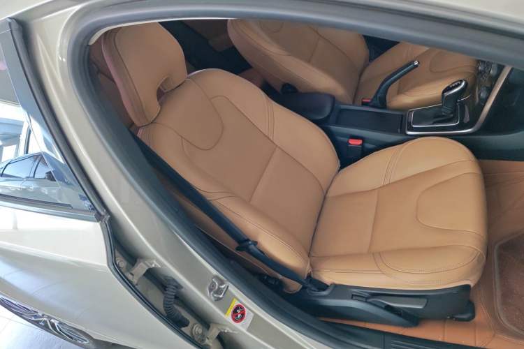 Used Volvo V40 2018 T3 Zhiyi Edition Right Front Seat