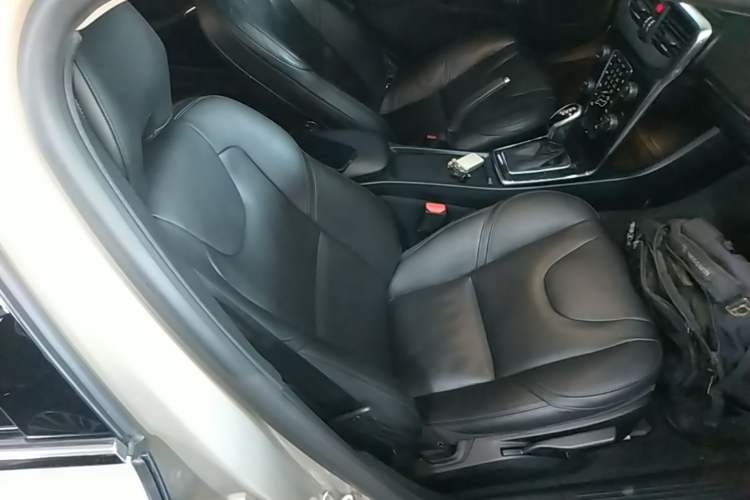 Used Volvo V40 2018 T3 Zhiyi Edition Right Front Seat