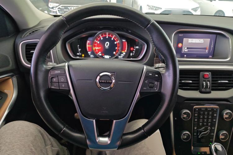 Used Volvo V40 2018 T3 Zhiyi Edition Steering Wheel