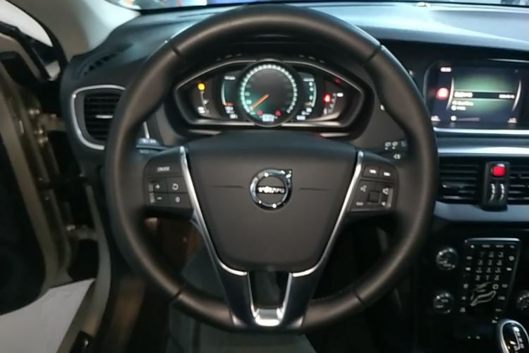 Used Volvo V40 2018 T3 Zhiyi Edition Steering Wheel