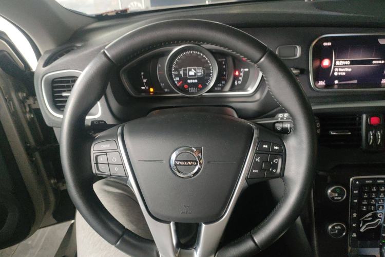 Used Volvo V40 2018 T3 Zhiyi Edition Steering Wheel