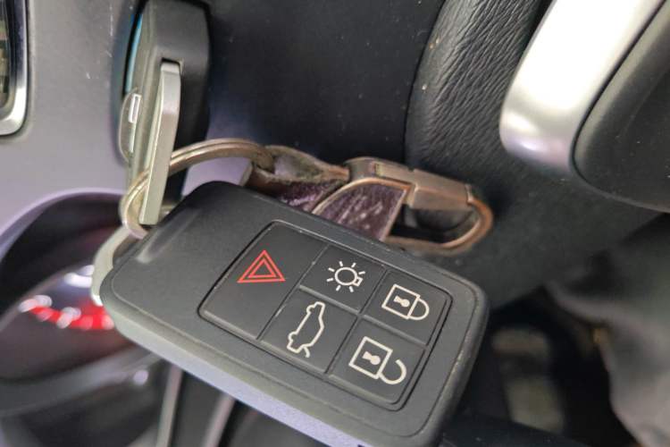Used Volvo V40 2018 T3 Zhiyi Edition Vehicle Key