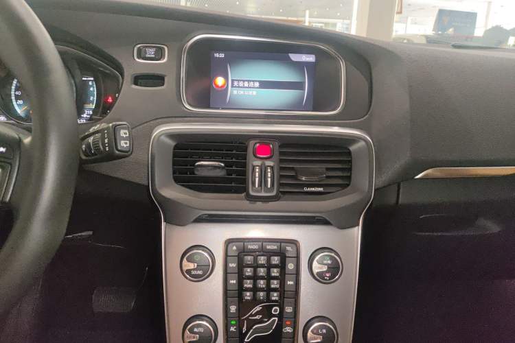 Used Volvo V40 2018 T3 Zhiya Edition Audio And AC Panel