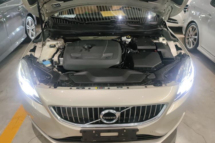 Used Volvo V40 2018 T3 Zhiya Edition Engine Bay