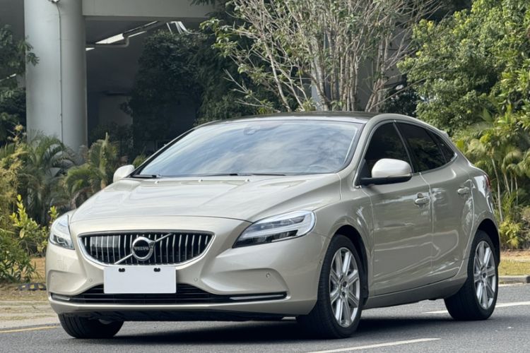 Used Volvo V40 2018 T3 Zhiya Edition Exterior 3