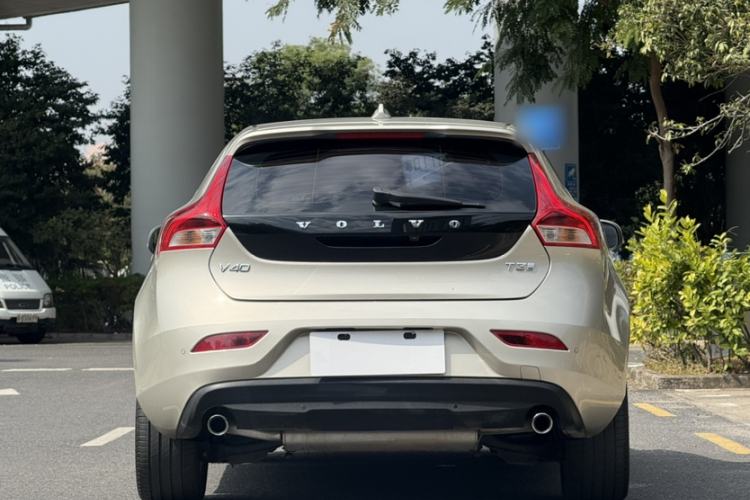 Used Volvo V40 2018 T3 Zhiya Edition Exterior 4