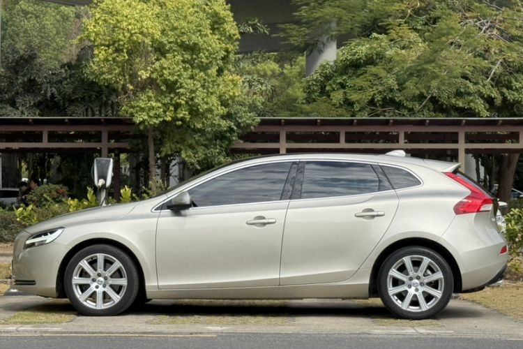Used Volvo V40 2018 T3 Zhiya Edition Exterior 5