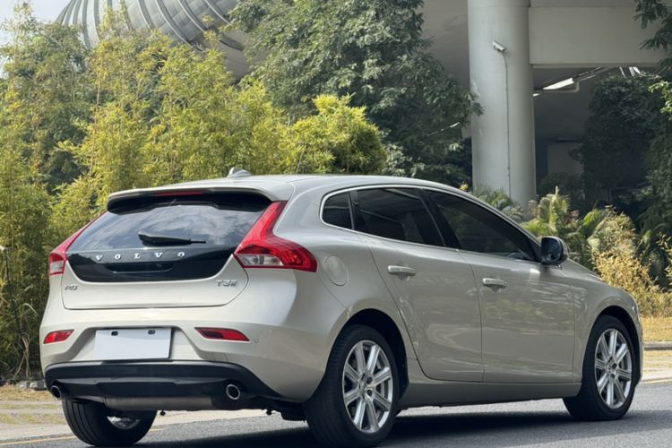 Used Volvo V40 2018 T3 Zhiya Edition Exterior 6