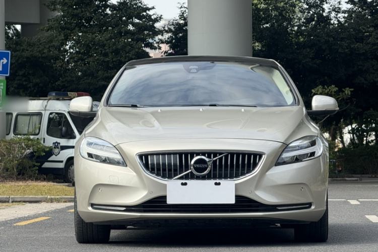 Used Volvo V40 2018 T3 Zhiya Edition Exterior 9