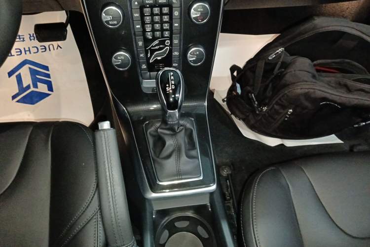Used Volvo V40 2018 T3 Zhiyi Edition Gear Lever