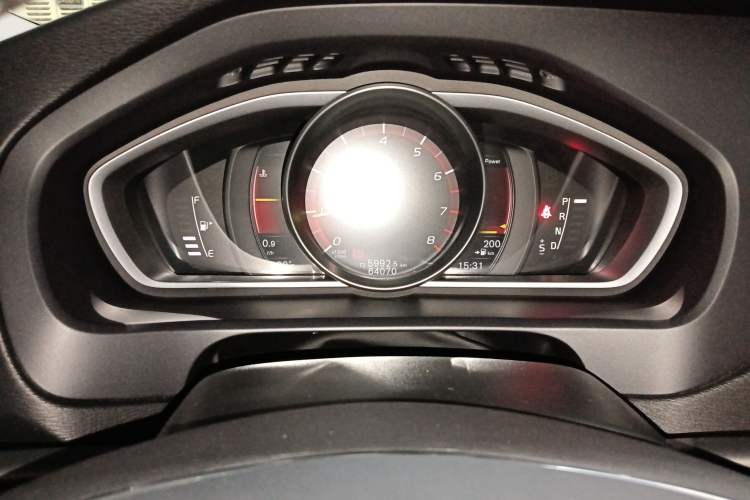 Used Volvo V40 2018 T3 Zhiyi Edition Instrument Cluster