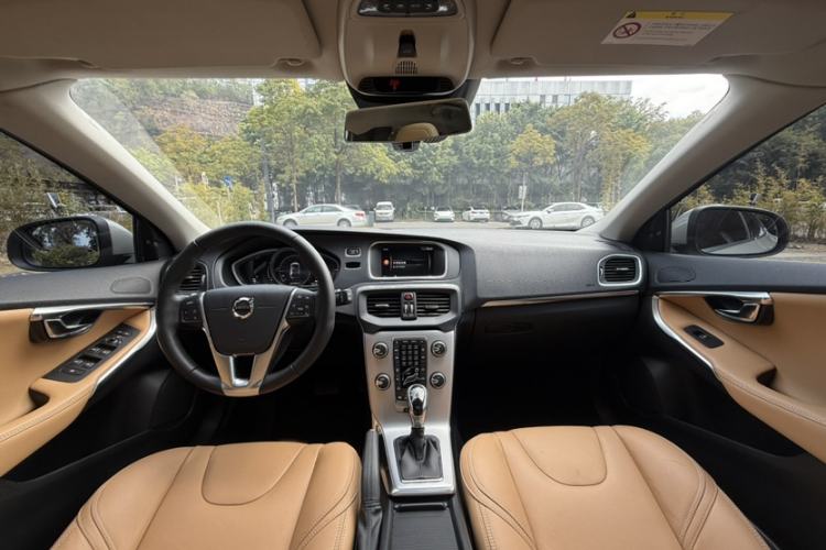 Used Volvo V40 2018 T3 Zhiya Edition Interior 5