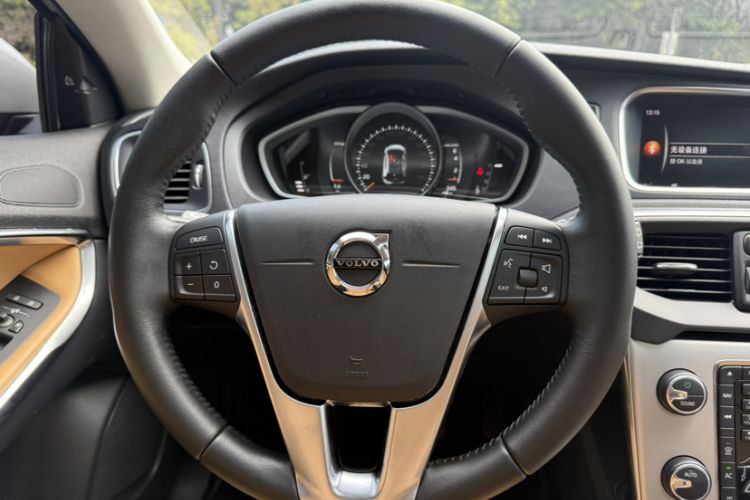 Used Volvo V40 2018 T3 Zhiya Edition Interior 6