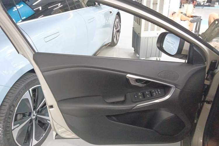 Used Volvo V40 2018 T3 Zhiyi Edition Left Front Door Interior