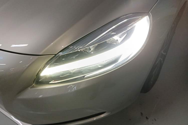 Used Volvo V40 2018 T3 Zhiyi Edition Left Front Headlight