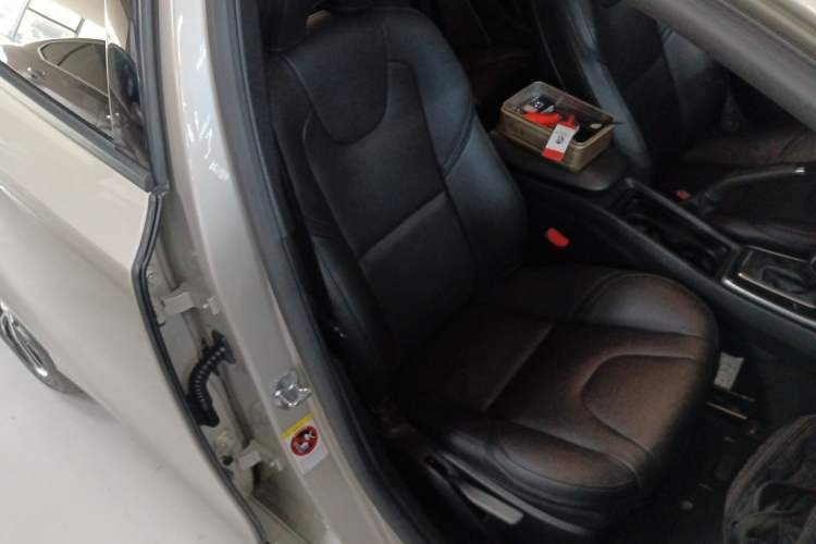 Used Volvo V40 2018 T3 Zhiyi Edition Right Front Seat