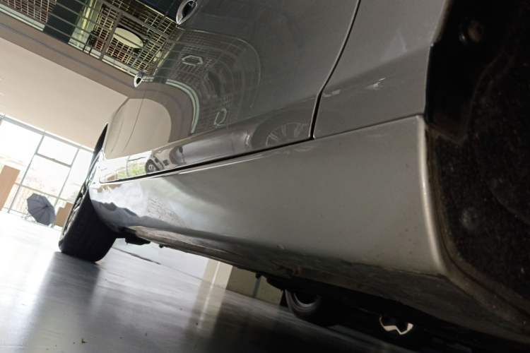 Used Volvo V40 2018 T3 Zhiyi Edition Right Side Sill