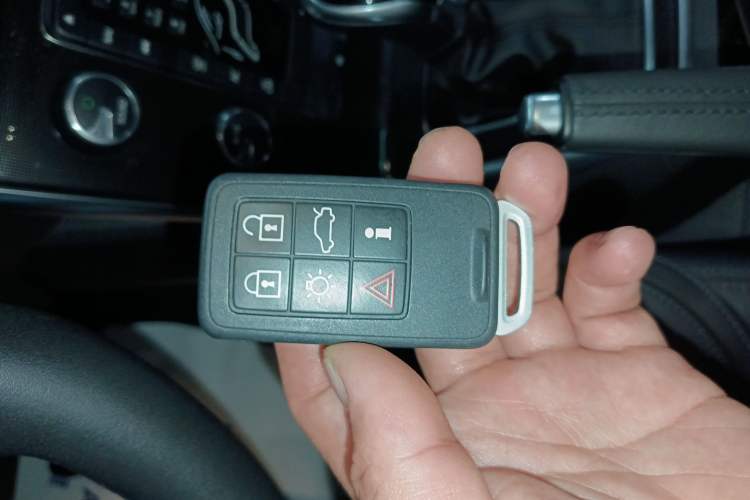 Used Volvo V40 2018 T3 Zhiyi Edition Vehicle Key