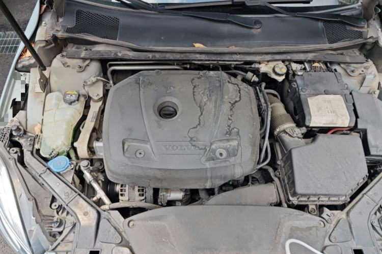 Used Volvo V40 2018 T3 Zhiya Edition Engine Bay