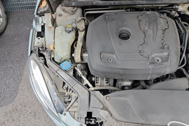 Used Volvo V40 2018 T3 Zhiya Edition Engine Bay Right