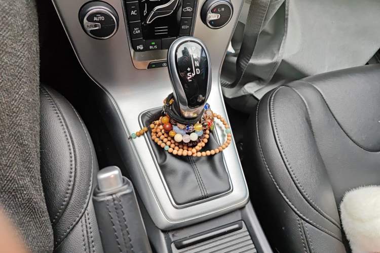 Used Volvo V40 2018 T3 Zhiya Edition Gear Lever