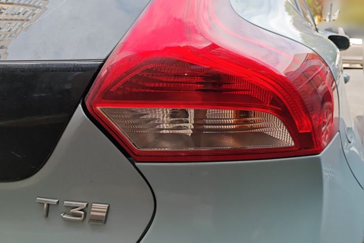 Used Volvo V40 2018 T3 Zhiya Edition Rear Right 45 Deg