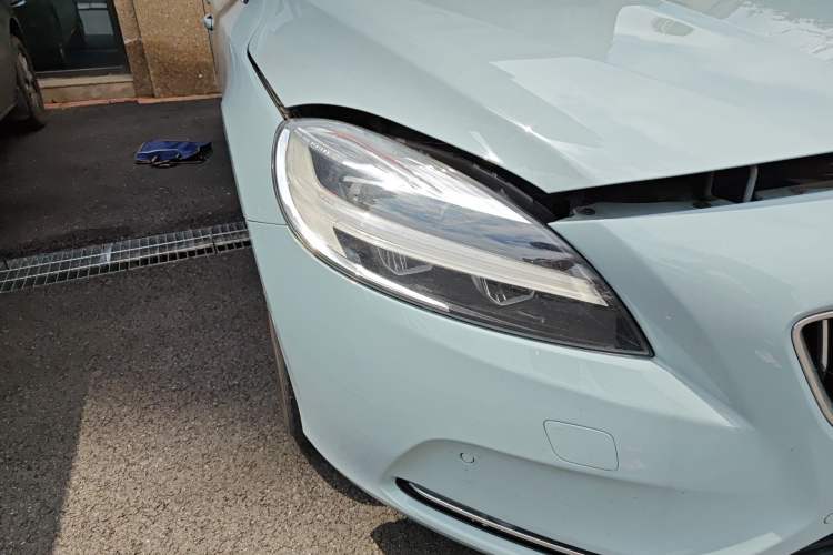 Used Volvo V40 2018 T3 Zhiya Edition Right Front Headlight