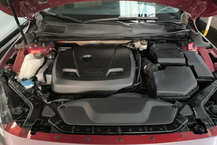 Used Volvo V40 2018 T3 Zhiyi Edition Engine Bay
