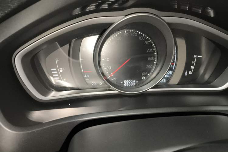 Used Volvo V40 2018 T3 Zhiyi Edition Instrument Cluster