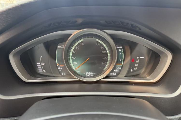 Used Volvo V40 2018 T3 Zhiyi Edition Interior 1