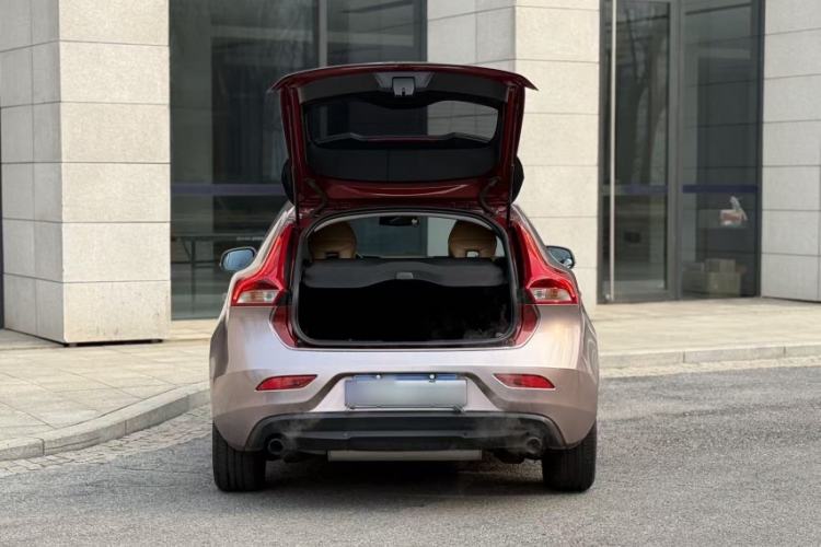 Used Volvo V40 2018 T3 Zhiyi Edition Interior 3