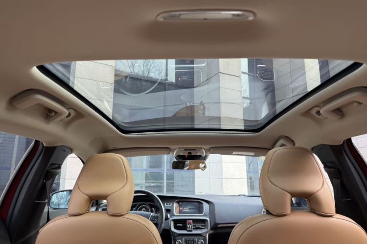 Used Volvo V40 2018 T3 Zhiyi Edition Interior 6