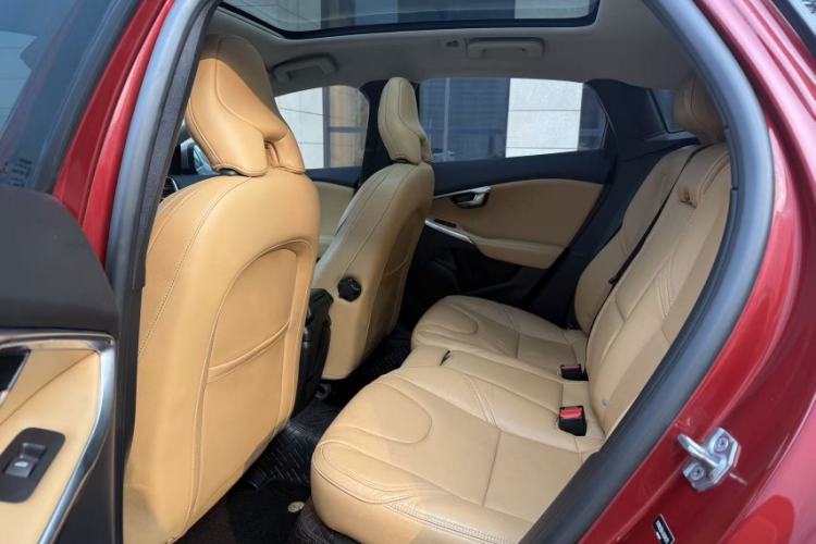 Used Volvo V40 2018 T3 Zhiyi Edition Interior 9