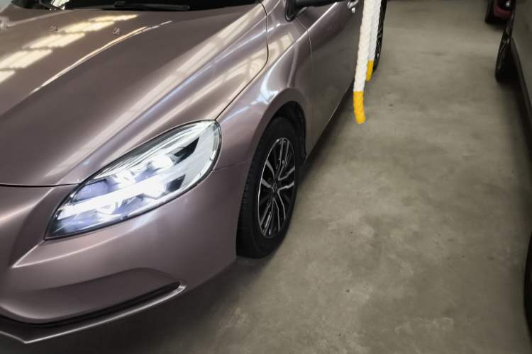Used Volvo V40 2018 T3 Zhiyi Edition Left Front Headlight