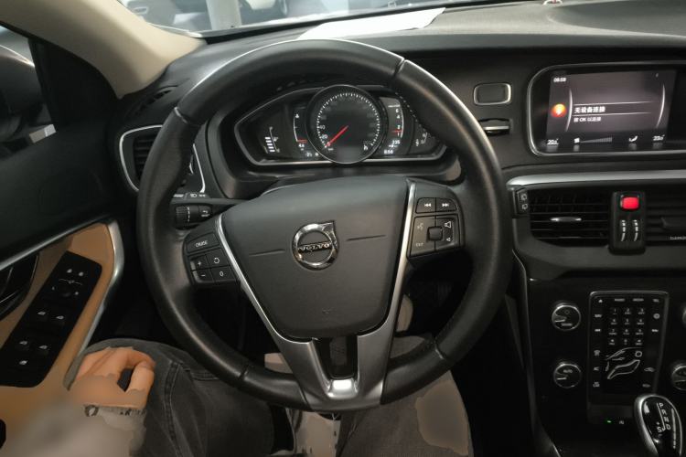 Used Volvo V40 2018 T3 Zhiyi Edition Steering Wheel
