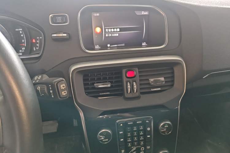 Used Volvo V40 2018 T3 Zhiyi Edition Audio And AC Panel